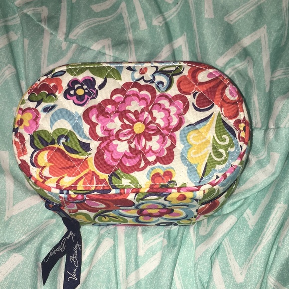 Vera Bradley traveling jewelry case - Picture 6 of 6